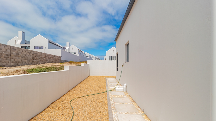 2 Bedroom Property for Sale in Middedorp Western Cape